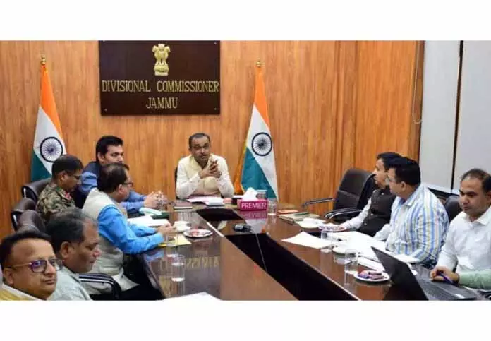 JAMMU: डिविजनल कमिश्नर ने राजमार्ग परियोजनाओं की स्थिति की समीक्षा की JAMMU: डिविजनल कमिश्नर ने राजमार्ग परियोजनाओं की स्थिति की समीक्षा की