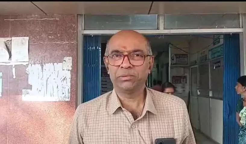 मेडक सरकारी अस्पताल में ACB ने मेडिकल रीइम्बर्समेंट सेक्शन पर छापा मेडक सरकारी अस्पताल में ACB ने मेडिकल रीइम्बर्समेंट सेक्शन पर छापा