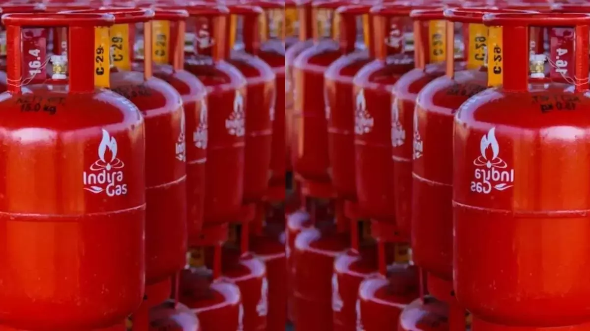 LPG की कोई कमी नहीं, उत्पादन 30% बढ़ा: पेट्रोलियम मंत्रालय LPG की कोई कमी नहीं, उत्पादन 30% बढ़ा: पेट्रोलियम मंत्रालय