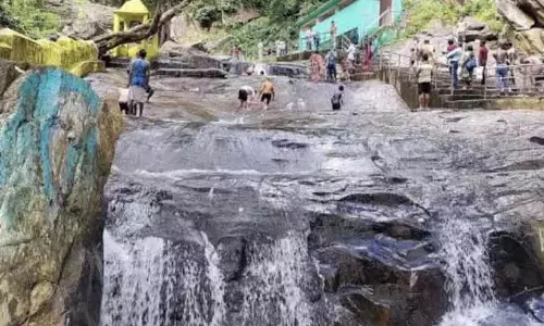 Odisha : गंधमर्दन पहाड़ियों में जल स्रोत असामान्य रूप से घट रहे हैं, जिससे पर्यावरणीय चिंताएँ बढ़ रही है Odisha : गंधमर्दन पहाड़ियों में जल स्रोत असामान्य रूप से घट रहे हैं, जिससे पर्यावरणीय चिंताएँ बढ़ रही है