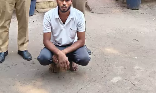 GAS ऑफिस में घुसकर डिलीवरी बॉय से मारपीट, युवक गिरफ्तार GAS ऑफिस में घुसकर डिलीवरी बॉय से मारपीट, युवक गिरफ्तार