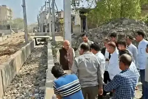 Faridabad: पहले से बेहतर होंगी सड़कें, मूलचंद शर्मा का आश्वासन Faridabad: पहले से बेहतर होंगी सड़कें, मूलचंद शर्मा का आश्वासन