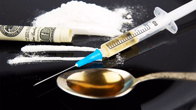 Jammu: नशीले पदार्थों के दुरुपयोग पर जम्मू पुलिस ने मारी पकड़ Jammu: नशीले पदार्थों के दुरुपयोग पर जम्मू पुलिस ने मारी पकड़