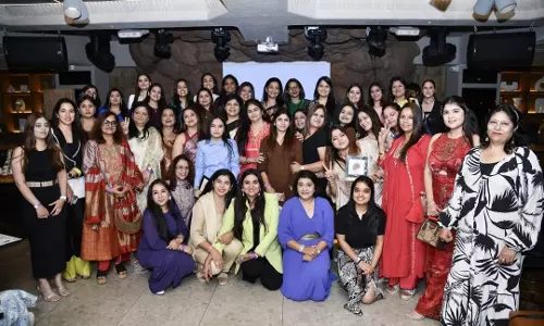 सिंधी काउंसिल महिला विंग ने 25 उत्कृष्ट महिलाओं को किया सम्मानित सिंधी काउंसिल महिला विंग ने 25 उत्कृष्ट महिलाओं को किया सम्मानित