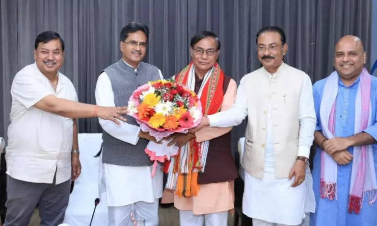Tripura रामपदा जमातिया को आदिवासी समुदाय से दूसरे स्पीकर के तौर पर प्रस्तावित किया Tripura रामपदा जमातिया को आदिवासी समुदाय से दूसरे स्पीकर के तौर पर प्रस्तावित किया