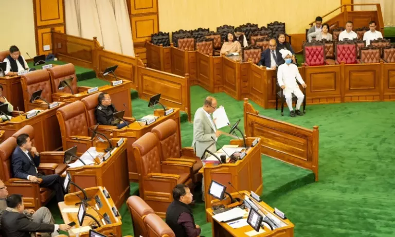 Manipur विधानसभा ने 12 विभागों के लिए 8,208.80 करोड़ रुपये के अनुदान को मंज़ूरी दी Manipur विधानसभा ने 12 विभागों के लिए 8,208.80 करोड़ रुपये के अनुदान को मंज़ूरी दी