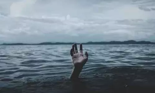 Odisha : भद्रक के एक गांव के तालाब में दो नाबालिग लड़कियां डूब गई Odisha : भद्रक के एक गांव के तालाब में दो नाबालिग लड़कियां डूब गई