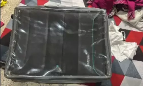 फ्लाइट यात्री के लगेज से सोने की नेकलेस चोरी, माना थाने में FIR दर्ज