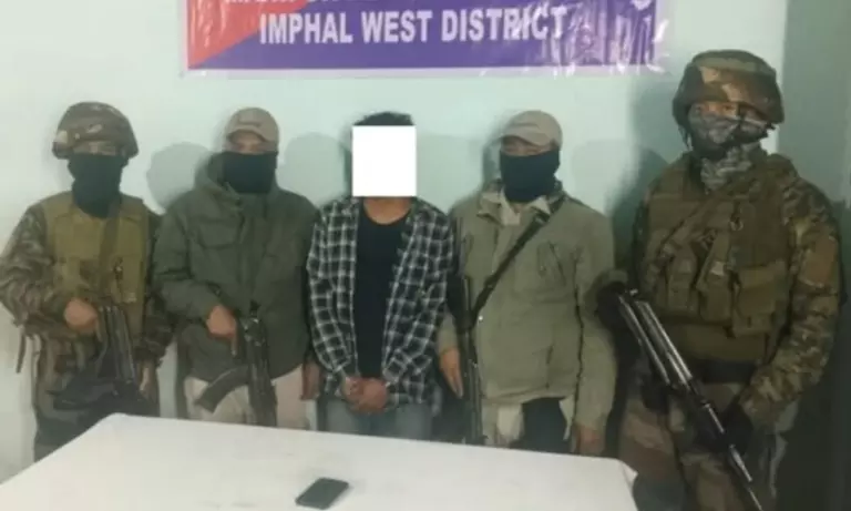 Manipur: इंफाल में हथियार, ग्रेनेड और 2.6 लाख रुपये के साथ पांच उग्रवादी गिरफ्तार