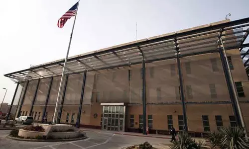 Iranian Media: बगदाद में US दूतावास पर ड्रोन और मिसाइल हमले ने रडार, हेलिपैड को निशाना बनाया