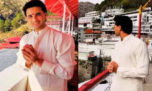 Jammu: ट्रॉफी जीतने के बाद मां वैष्णो देवी के दरबार में टीम इंडिया