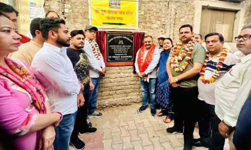 विधायक की बहू ने वार्ड नंबर 48, Gorkha Nagar में विकास कार्यों का उद्घाटन किया विधायक की बहू ने वार्ड नंबर 48, Gorkha Nagar में विकास कार्यों का उद्घाटन किया