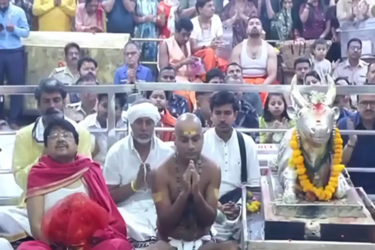 Ujjain: दादा गुरु ने महाकालेश्वर ज्योतिर्लिंग में किए दर्शन