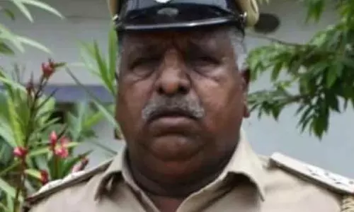 Karnataka : बाइक से गिरने के बाद रिटायर्ड सब-इंस्पेक्टर की मौत Karnataka : बाइक से गिरने के बाद रिटायर्ड सब-इंस्पेक्टर की मौत