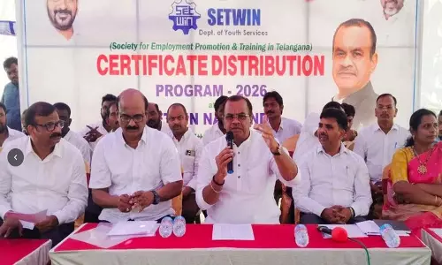 कांग्रेस महिलाओं के आर्थिक विकास को बढ़ावा दे रही है: Komatireddy Venkata Reddy कांग्रेस महिलाओं के आर्थिक विकास को बढ़ावा दे रही है: Komatireddy Venkata Reddy
