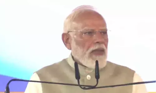 PM मोदी ने पश्चिम बंगाल में 18,680 करोड़ की कनेक्टिविटी परियोजनाओं का अनावरण किया PM मोदी ने पश्चिम बंगाल में 18,680 करोड़ की कनेक्टिविटी परियोजनाओं का अनावरण किया