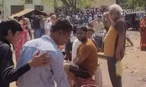 MP LPG संकट: रायसेन में गुस्साए ग्राहकों ने खाली सिलेंडरों से सड़क जाम की
