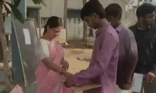 पिता की मृत्यु, बेटे का साहसी Exam प्रयास