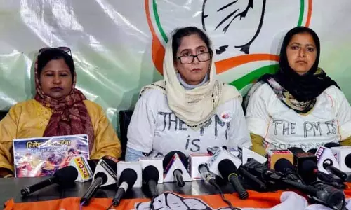 SRINAGAR: महिला कांग्रेस ने बढ़ती कीमतों को लेकर सरकार पर निशाना साधा