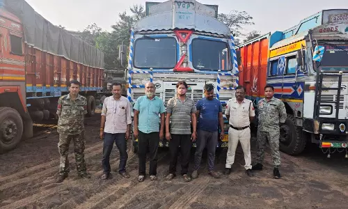ऑपरेशन प्रहार के तहत अवैध कबाड़ पर ताबड़तोड़ कार्रवाई, 83 लाख से अधिक की संपत्ति जब्त ऑपरेशन प्रहार के तहत अवैध कबाड़ पर ताबड़तोड़ कार्रवाई, 83 लाख से अधिक की संपत्ति जब्त