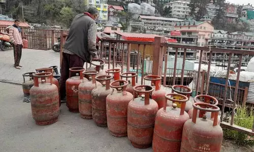LPG की कमी के चलते शिमला के होटलों ने इलेक्ट्रिक उपकरणों का इस्तेमाल शुरू किया