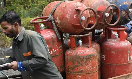 ईंधन संकट ने Dharamshala के पर्यटन सीज़न पर संकट के बादल डाल दिए हैं