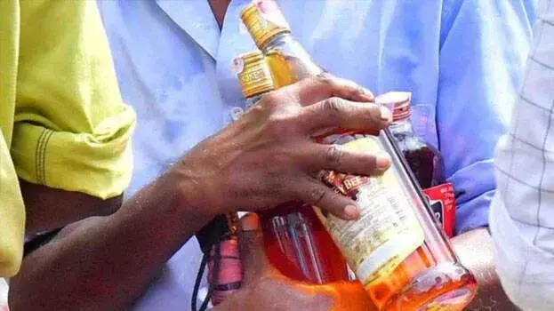 Kerala: शराब खरीदने के लिए नए नियमों का पालन करें; Bevco कल नए सुधार लागू करेगा