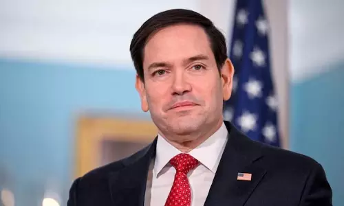 Marco Rubio के बड़े साइज़ के जूतों ने ऑनलाइन चर्चा छेड़ दी Marco Rubio के बड़े साइज़ के जूतों ने ऑनलाइन चर्चा छेड़ दी