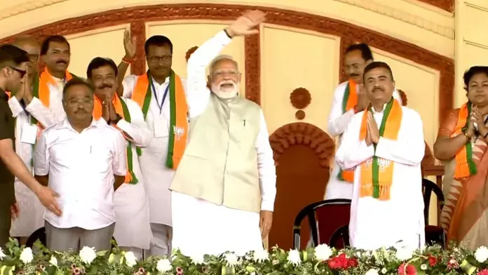 Kolkata: पीएम मोदी का ममता सरकार पर हमला, हिंदुओं की सुरक्षा पर सवाल