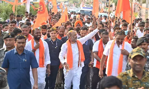 Bees attack Bandi Sanjays procession in Karimnagar, halting the programme for a while Bees attack Bandi Sanjays procession in Karimnagar, halting the programme for a while