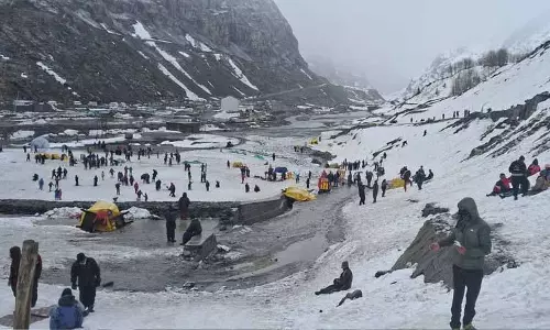 बर्फबारी से Manali में पर्यटन को बढ़ावा मिला है