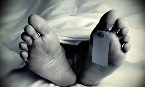 Hyderabad: बोराबंदा में बेटे की हत्या के बाद महिला ने आत्महत्या कर ली Hyderabad: बोराबंदा में बेटे की हत्या के बाद महिला ने आत्महत्या कर ली