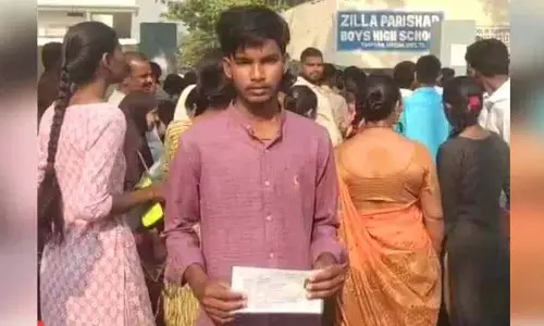 मेडक में सड़क दुर्घटना में पिता की मौत के कुछ ही घंटों बाद बेटे ने दी SSC की परीक्षा