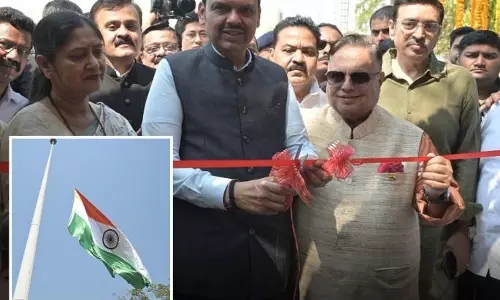 CM ने नागपुर में 200 फुट ऊंचा राष्ट्रीय ध्वज फहराया