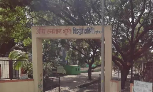 कब्रिस्तान के कर्मचारी पर हमला करने के आरोप में तीन गिरफ्तार कब्रिस्तान के कर्मचारी पर हमला करने के आरोप में तीन गिरफ्तार