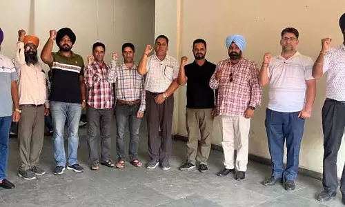 Amritsar: शिक्षक संघ ने प्रदर्शनकारियों के ख़िलाफ़ हिंसा की निंदा की Amritsar: शिक्षक संघ ने प्रदर्शनकारियों के ख़िलाफ़ हिंसा की निंदा की