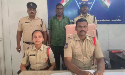 Narsingi में पड़ोसी को मारने की साज़िश में GI तार हादसे में रिश्तेदार की मौत, आरोपी गिरफ्तार Narsingi में पड़ोसी को मारने की साज़िश में GI तार हादसे में रिश्तेदार की मौत, आरोपी गिरफ्तार