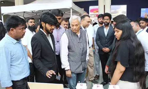 SR यूनिवर्सिटी में युवा इनोवेटर्स का प्रोजेक्ट एक्सपो SR यूनिवर्सिटी में युवा इनोवेटर्स का प्रोजेक्ट एक्सपो