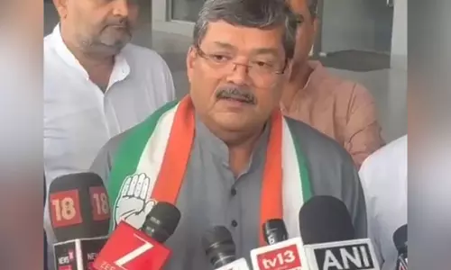 ECI पर सवाल उठने लगे हैं: CEC को हटाने की मांग वाले विपक्ष के नोटिस पर कांग्रेस सांसद मुकुल वासनिक ECI पर सवाल उठने लगे हैं: CEC को हटाने की मांग वाले विपक्ष के नोटिस पर कांग्रेस सांसद मुकुल वासनिक