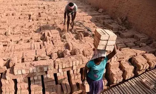 Meghalaya में अवैध ईंट भट्टियों पर रोक, स्वास्थ्य और वायु प्रदूषण को ध्यान में रखा गया Meghalaya में अवैध ईंट भट्टियों पर रोक, स्वास्थ्य और वायु प्रदूषण को ध्यान में रखा गया