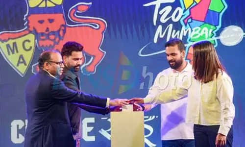 एमसीए के पहले महिला टूर्नामेंट की शुरुआत, रोहित शर्मा ने किया ट्रॉफी का अनावरण एमसीए के पहले महिला टूर्नामेंट की शुरुआत, रोहित शर्मा ने किया ट्रॉफी का अनावरण