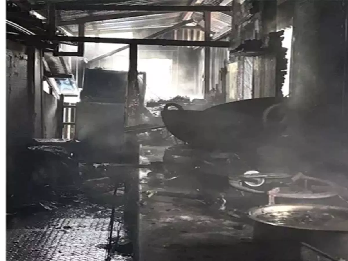 ITANAGAR: हीमा अस्पताल की कैंटीन में आग लगी, काबू पा लिया गया ITANAGAR: हीमा अस्पताल की कैंटीन में आग लगी, काबू पा लिया गया