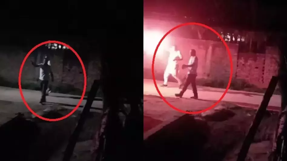बच्चों की लड़ाई में हो गई फायरिंग, युवा नेता समेत 2 गिरफ्तार बच्चों की लड़ाई में हो गई फायरिंग, युवा नेता समेत 2 गिरफ्तार