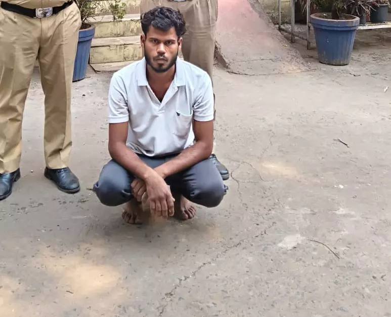 GAS ऑफिस में घुसकर डिलीवरी बॉय से मारपीट, युवक गिरफ्तार GAS ऑफिस में घुसकर डिलीवरी बॉय से मारपीट, युवक गिरफ्तार