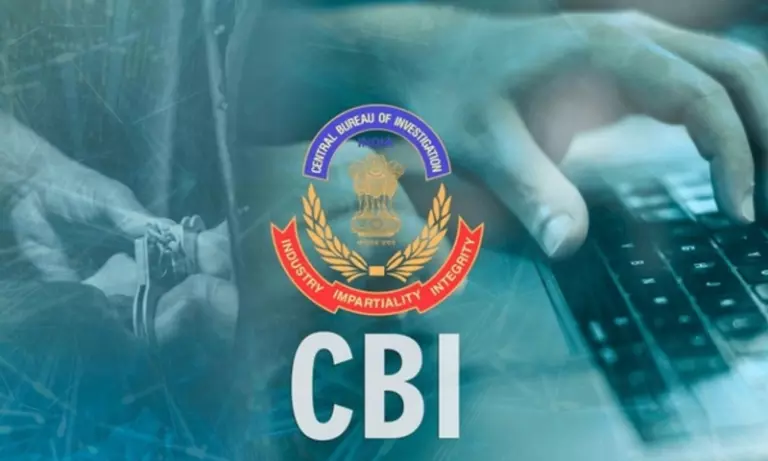 Assam: CBI ने 16,000 रुपये रिश्वत मामले में SBI के अधिकारी गिरफ्तार Assam: CBI ने 16,000 रुपये रिश्वत मामले में SBI के अधिकारी गिरफ्तार