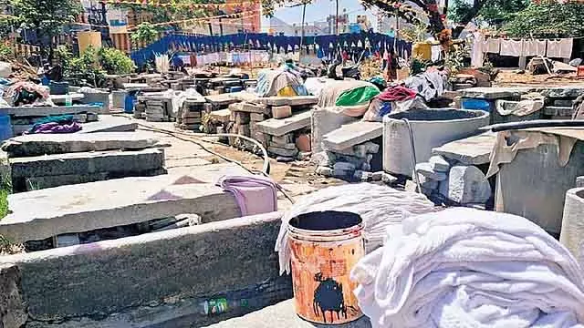 गर्मियों में सूख जाते हैं बोरवेल: Bengaluru के धोबी घाटों पर पानी की किल्लत गर्मियों में सूख जाते हैं बोरवेल: Bengaluru के धोबी घाटों पर पानी की किल्लत
