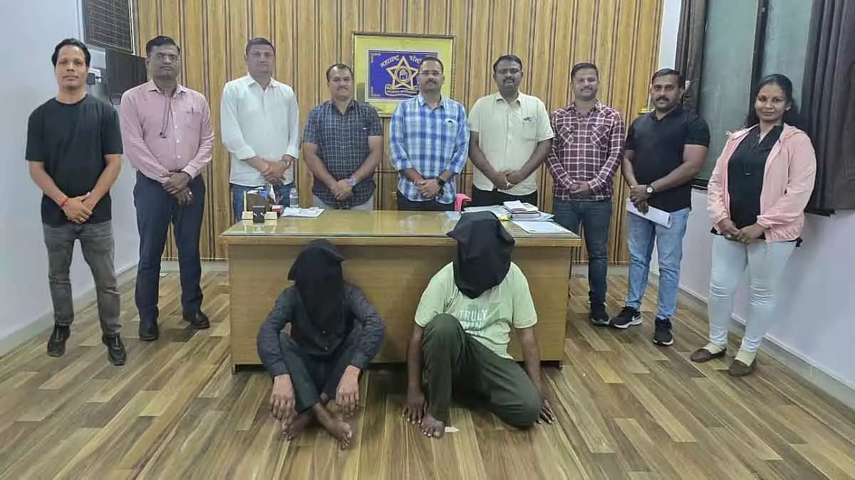 Pune: पुलिस ने सिग्नलों पर ड्राइवरों को निशाना बनाने वाले ‘टक-टक’ गैंग को गिरफ्तार किया Pune: पुलिस ने सिग्नलों पर ड्राइवरों को निशाना बनाने वाले ‘टक-टक’ गैंग को गिरफ्तार किया