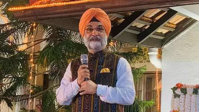 उपराज्यपाल तरणजीत सिंह संधू ने पुलिस आयुक्त राष्ट्रपति मुर्मू से मुलाकात की उपराज्यपाल तरणजीत सिंह संधू ने पुलिस आयुक्त राष्ट्रपति मुर्मू से मुलाकात की