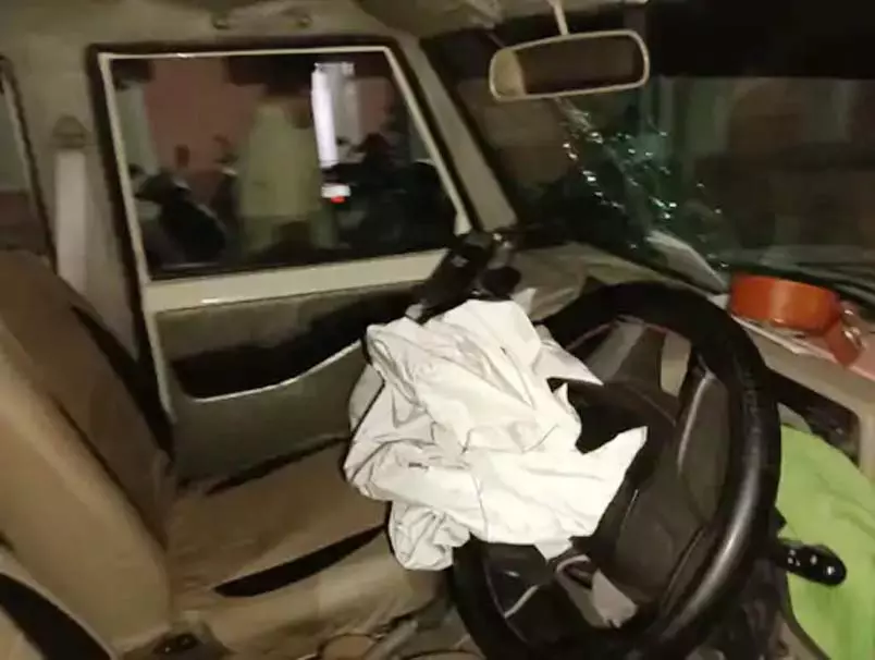 हिस्ट्रीशीटर ने पुलिस को टक्कर मारकर फरार होने का किया प्रयास, ASI समेत 4 घायल हिस्ट्रीशीटर ने पुलिस को टक्कर मारकर फरार होने का किया प्रयास, ASI समेत 4 घायल