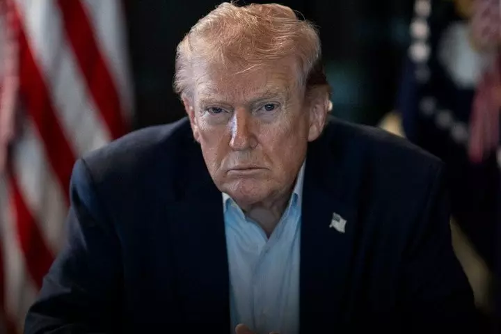 Trump: अमेरिका ने ईरान के रणनीतिक खर्ग द्वीप पर बड़ा बमबारी हमला किया Trump: अमेरिका ने ईरान के रणनीतिक खर्ग द्वीप पर बड़ा बमबारी हमला किया